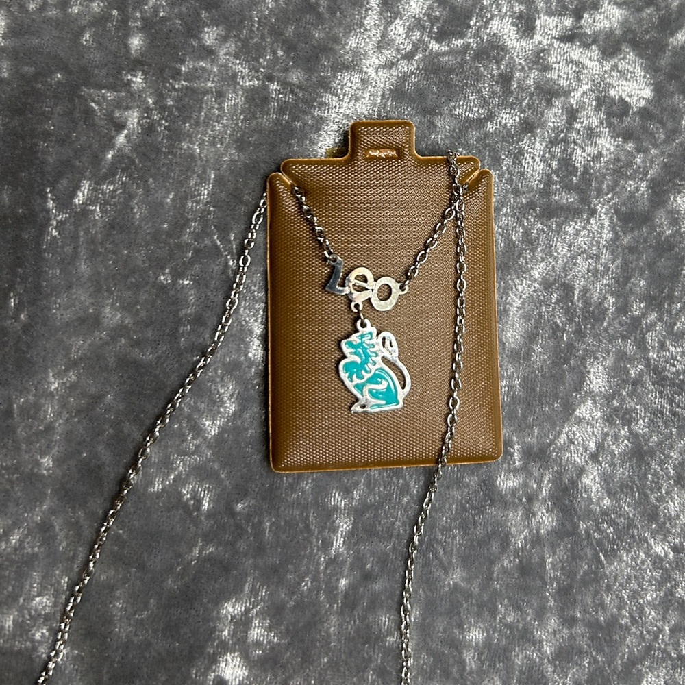 RARE VTG DEADSTOCK 80s SILVER LEO HOROSCOPE NECKLACE